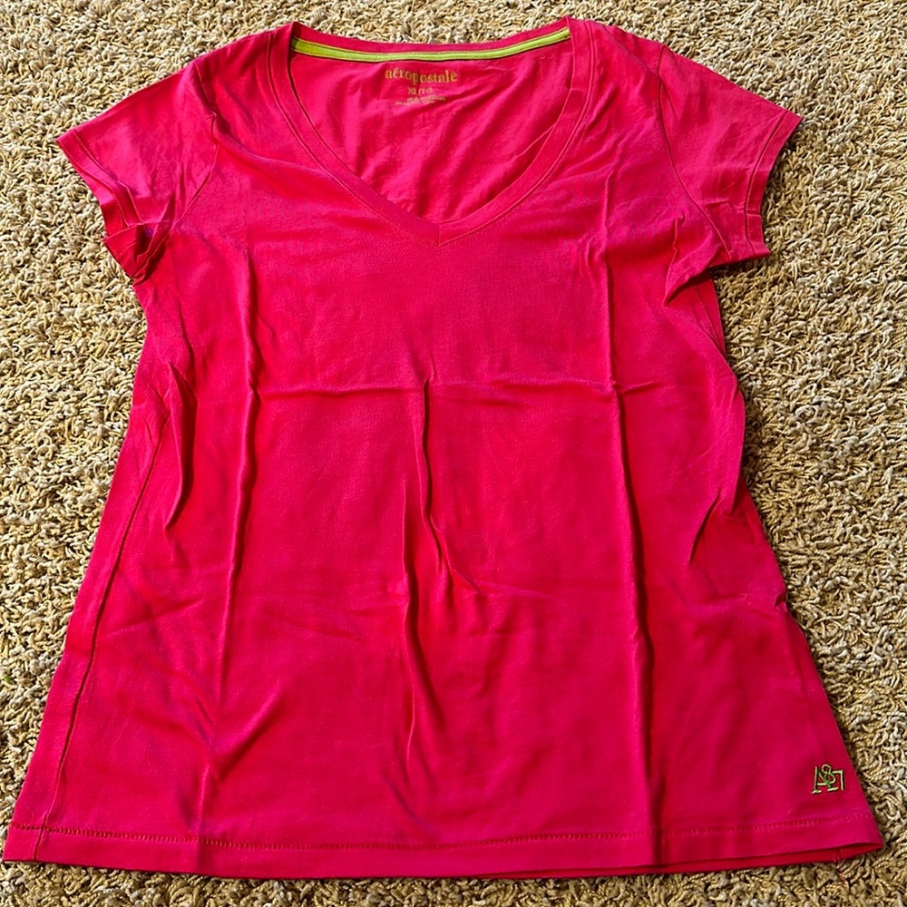 ❤️ Aeropostale V-Neck T-Shirt